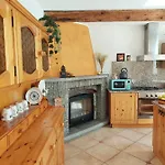 Casa Pepolina, Zona Tranquilla, Piano Terra Con Parcheggio Apartment