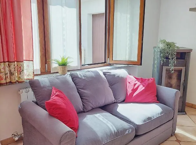 Appartamento Casa Pepolina, Zona Tranquilla, Piano Terra Con Parcheggio *