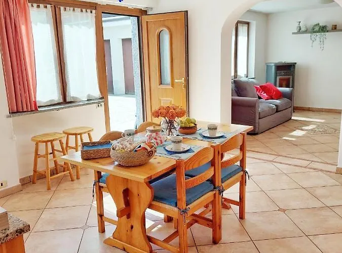 Casa Pepolina, Zona Tranquilla, Piano Terra Con Parcheggio Apartman